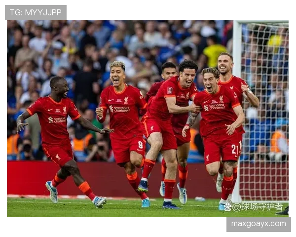 西汉姆联联赛杯表现强势，冠军争夺战前景备受期待