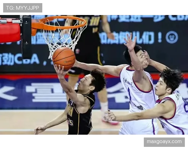 根特逼抢体系持续发力，战术革新助球队豪取连胜