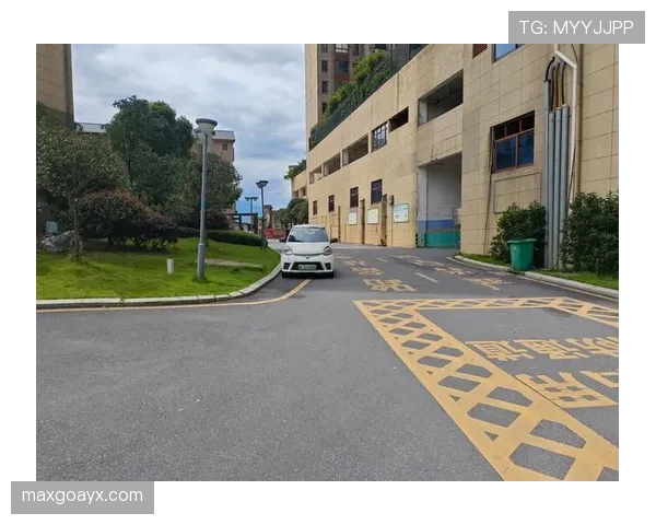 黄潜中路渗透施工持续引发居民对交通安全与环境影响的担忧 黄潜中路渗透施工持续引发居民对交通安全与环境影响的担忧