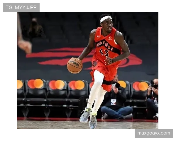 西亚卡姆突破拉开防守空档提升季后赛关键得分效率